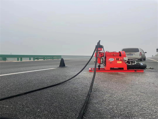 新野马路路基路面开裂下沉注浆加固灌浆